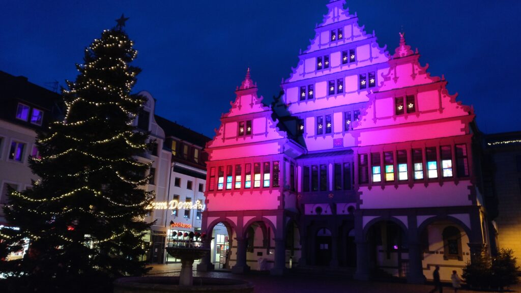 Weihnachtsmarkt Rathaus Tannenbaum Paderborn